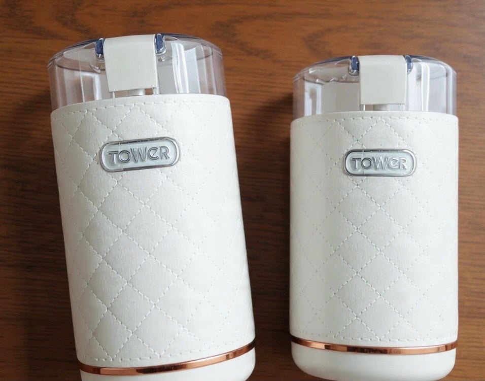 طاحونة قهوة وبهارات ماركة تاور السعر 25 والتوصيل مجاناً🤍🤍