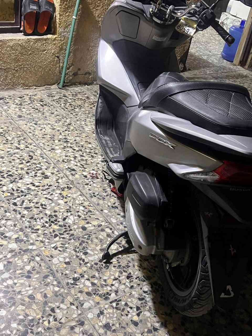 شباب بي سي اكس الجيل الثاني . ماشيه 20 الف ياباني مكينه 125cc
السعر خاص 
مكاني مدينه الصدر.. ***********
