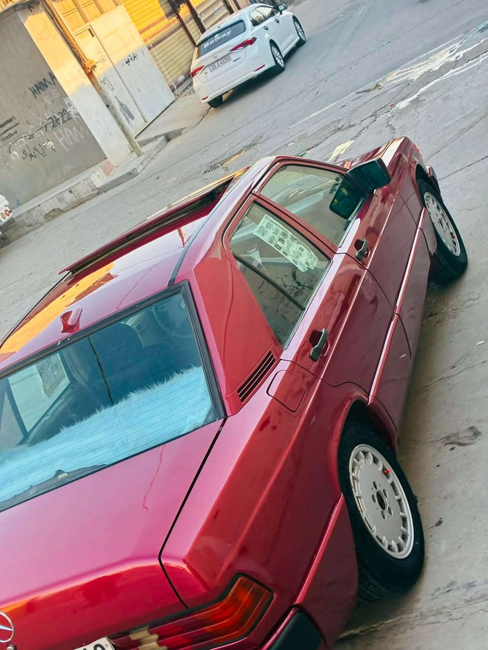 سلام عليكم مارسيدس طيارين 190مودل 93 سلايت يشتغل صبخ عام للجامليه سياره مايتاج مصرف كير محرك بطه 2500 vvt بطل كير محرك شرط لاصرف لا بخار رقم سليمانيه شرط تحويل وكاله بي كابون بنزين مكان سياره كركوك دروازه سعر رايدها 52بي مجال ***********
