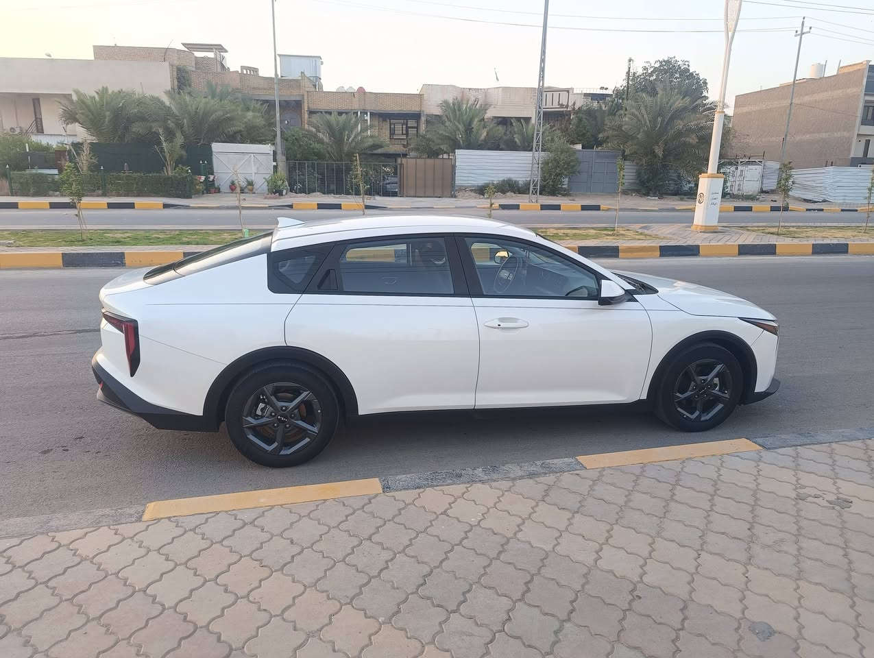 السلام عليكم كي 4 للبيع بدون مراوس سياره حادثها بس بنيد بالمنشور موجود السياره فول مواصفات ما عدا الفتحه والشاير بالمري رقم شهداء قادسيه باسم اخو الشهيد وكاله عامه مطلقه سياره جديده ماشي 15,000 بدون دواخل سياره حلوه وجاهزه مكان ذي قار السعر الخاص او اتصال على الرقم لان اكو هواي نفسيات ضعيفه يجبرونه مانخلي سعر السعر اتصال على الرقم وبي واتساب *********** @إشارة
