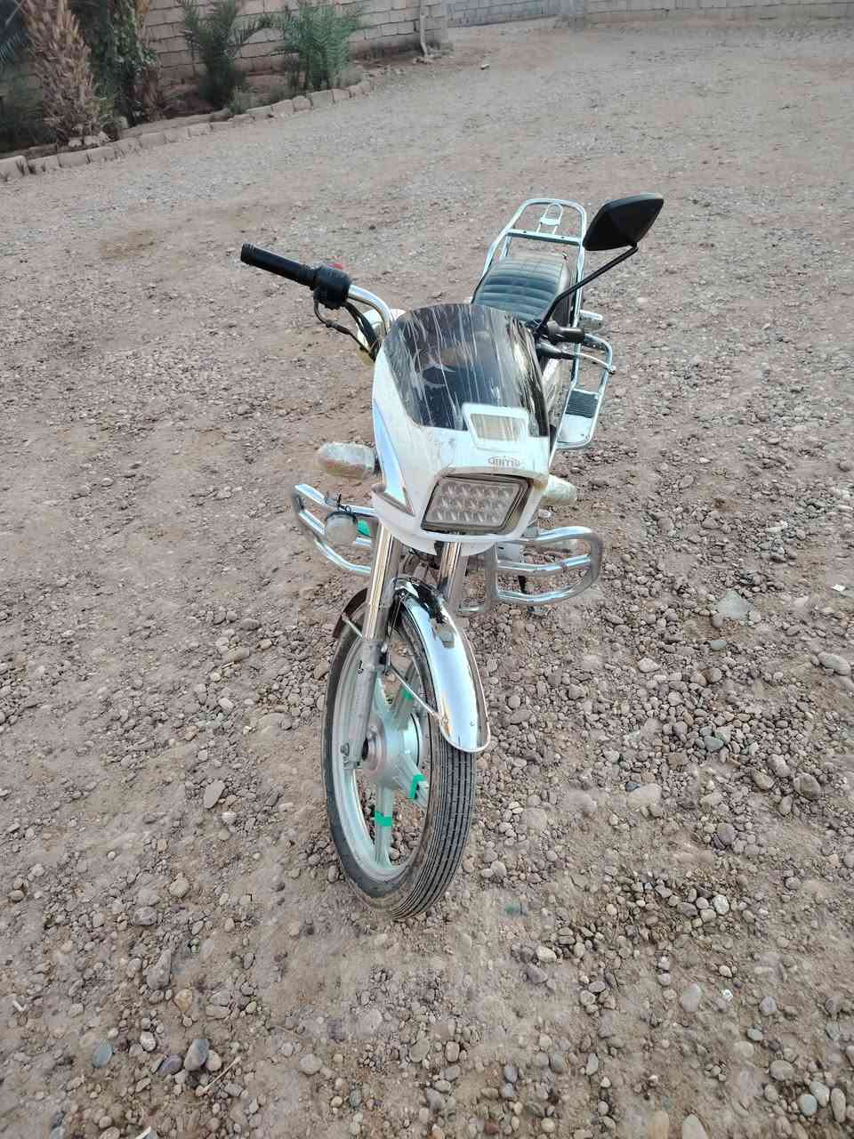 سلامو عليكم موطور جني ابو الكله
كلو شغال شرط اشاير عالي ناصي سلف ديجي 
يعني تنكر سلف وتطلع ترايك وين متريد 
السعر 450بي مجال حك جيه هه***********
المكان سديره
