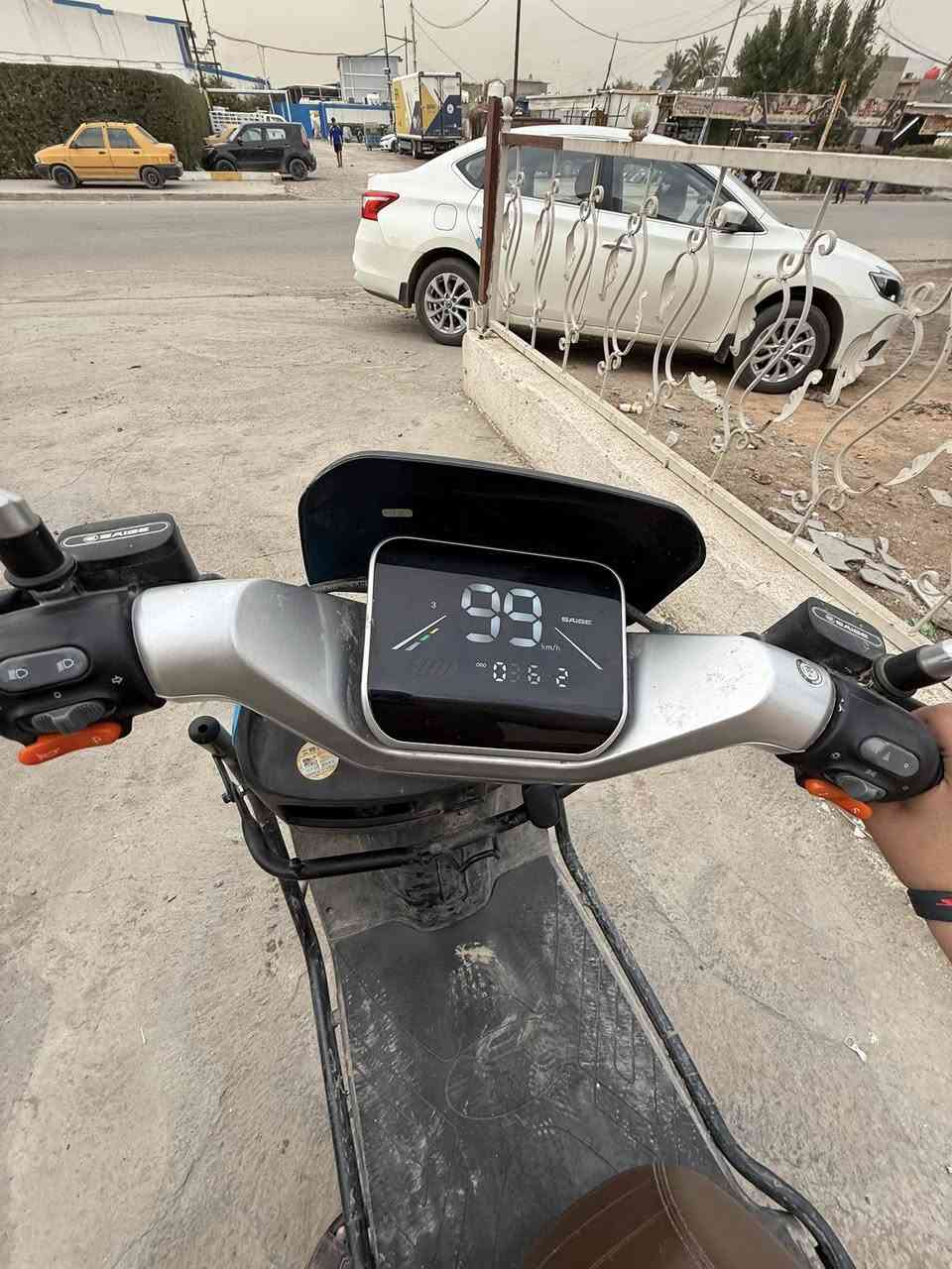 سلام عليكم دراجة شحن نوع سايج N80 
ست بطاريات الفين ملف نحاس
تمشي سرعة ٩٠ حقيقي وتتحمل وزن ٣ اشخاص 
وتشغيل بصمة عن بعد وبيهة نظام انذار
وبريكات خلفي امامي وبيهة تلاث نمر 
للاستفسار رقمي ***********
سعرها 800 وبيهة مجال حك الجية
ست حبات بطارية
ومدرعة ب درع يحمي الگشر مالتهة من الوكعة او تشخط
