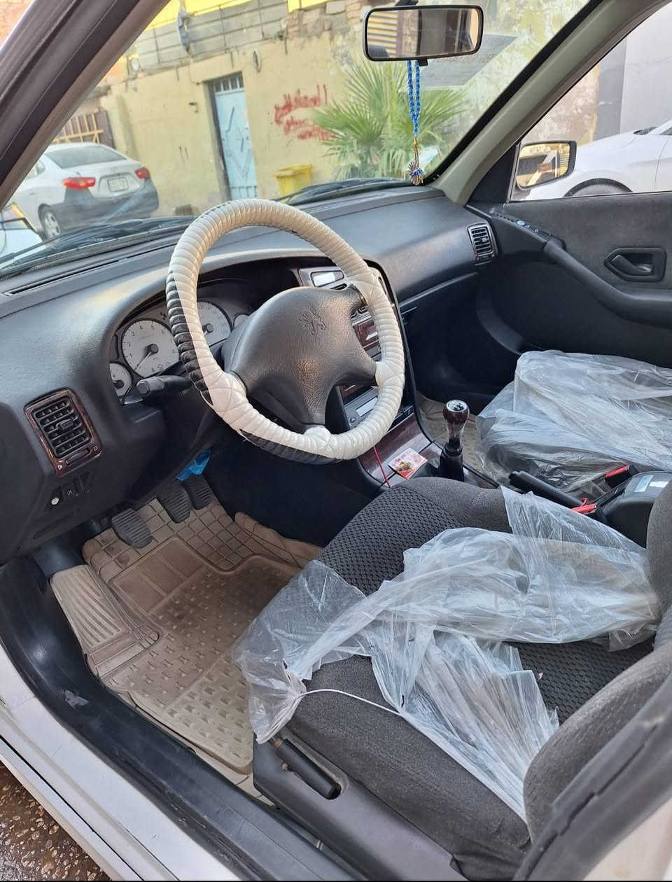 السلام عليكم
بيجو بارس موديل 2013 رقم قادسية انكليزي باسمي تحويل ثاني يووم السيارة مكفوله للاخير سيارة جديده بالصندوك محرك كير مكفولات تبريد ثلج ما عايزه اي شي تخم تاير صار اسبوع شديته سياره جديده كلش وما بيهه اي نقص
للاستفسار الاتصال ***********
