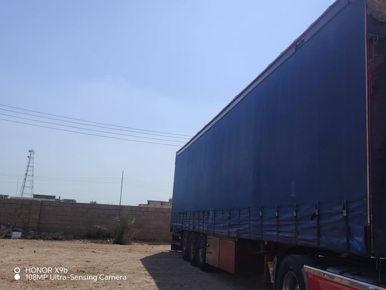 عربانةة جادر للبيع شمتز ارتفاع 290
السعر 65 وبيهاا مجال 
***********
