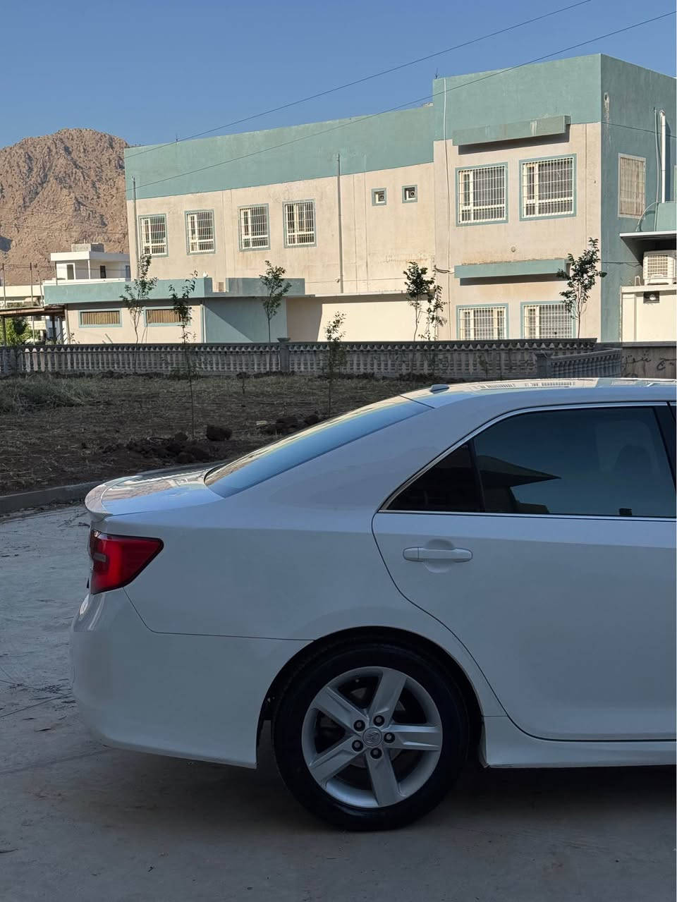 Camry 2012 se 
بۆ فرۆشتن
۲پارچەی بۆیاخە 
ئەرباگی نەتەقیووە
۱٠۷هەزار ڕۆشتووە
۳گێڕە 
لایت و بەگلایتی کراوەتە لید 
لۆک لۆکە سەیارەکە
٠۷٥٠۲۳٠٤٠۲٠ رانية, السليمانية
