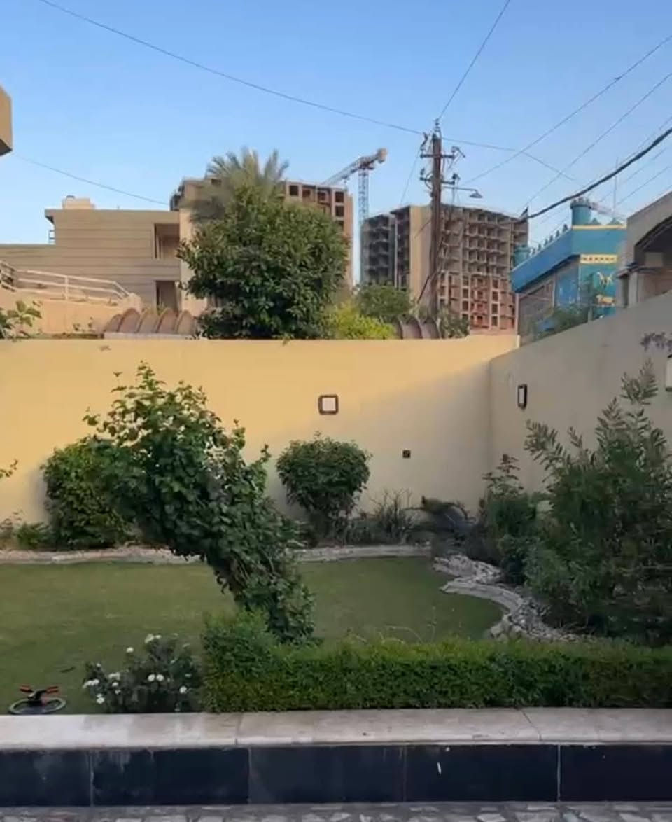 للبيع دار بناء درجة أولى موقع سكني مميز البلديات حي التجار الافرع الي بالبدايه الجهه الي مقابله للمحكمة مساحة 384م واجهة12×32 الارضي كراج واستقبال حديقة صالة منام 2 ومطبخ وصحيات الطابق الأول أربع غرف نوم وصالة وصحيات       حاله السند مستقل بسم شخص واحد فتح بيان مباشر ⬇️⬇️⬇️⬇️⬇️⬇️⬇️⬇️⬇️⬇️⬇️⬇️⬇️⬇️     للاستفسار والمشاهدة الاتصال على أرقام المكتب *********** 📞 *********** نستقبل جميع العروض
