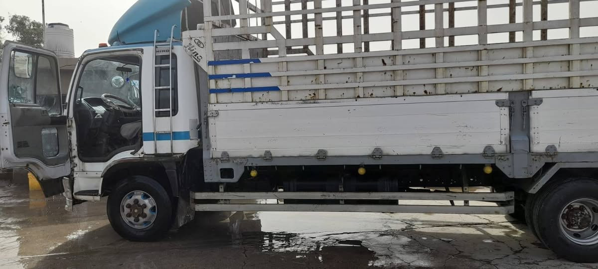 هينو انكر مكينه ٨٠ موديل ٩٧ طول سته وربع ابلادي مكان بغداد الزعفرانيه تليفون ***********
