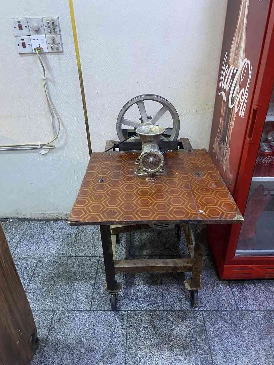 غراض مطعم لبيع شراي يتصل ***********
