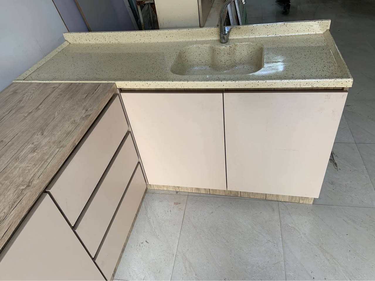 ئه م سئيته كه وانته ره بوفروشتن ٦٢٠سم مه زورپاكووبيعه يبه نرخى ٤٠٠هه زاره له سليمانى بوپه يوه ندى
***********
***********ڤايبه روه تص ئه پ
*********** السليمانية, العراق
