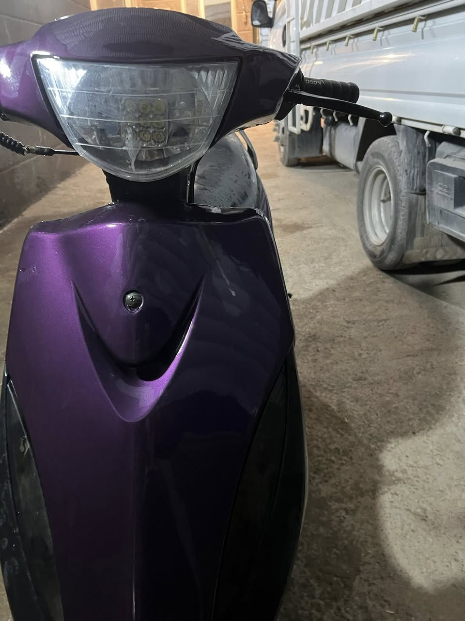 دراجه ماكس مفتوح للبيع تعمير جديد السعر 650الف وبيهه مجال كلشي بيهه شغال سلف لايتات بگ لايت اشاير العنوان البصرة قضاء المدينة رقم التلفون ***********
