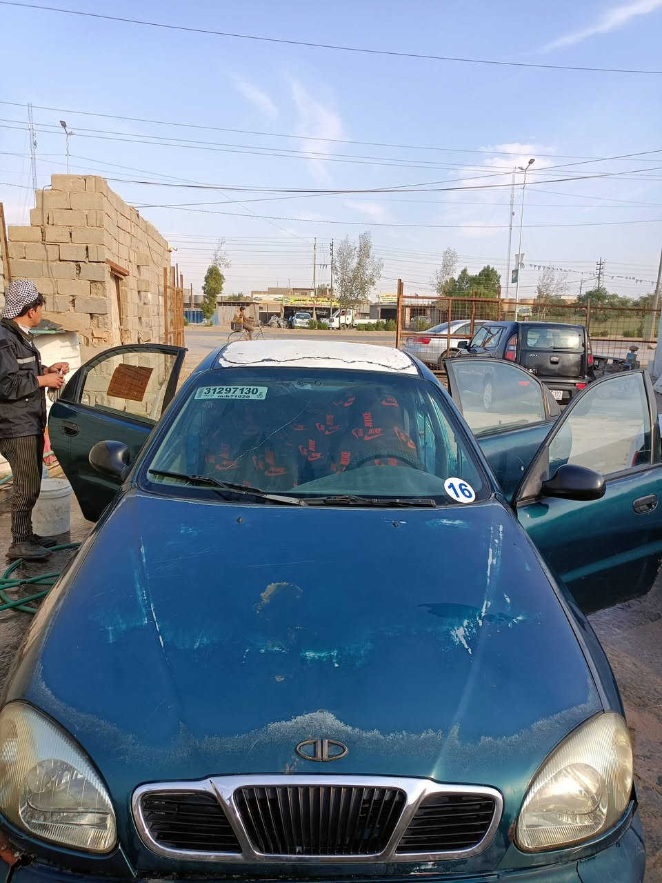 السلام عليكم
دايو لانوس اوتوماتيك موديل 2001 خليجي 

سياره مكفوله من كير ومحرك وكهربائيات تخم تايرات 

مابيه صبغ ابلادي 

عداد الكيلو متر شغال تدك جرس عندما تعبر 120

رقم بغداد باسمي السعر 30وبيها مجال حك الجيه العنوان 

بابل القاسم ***********
