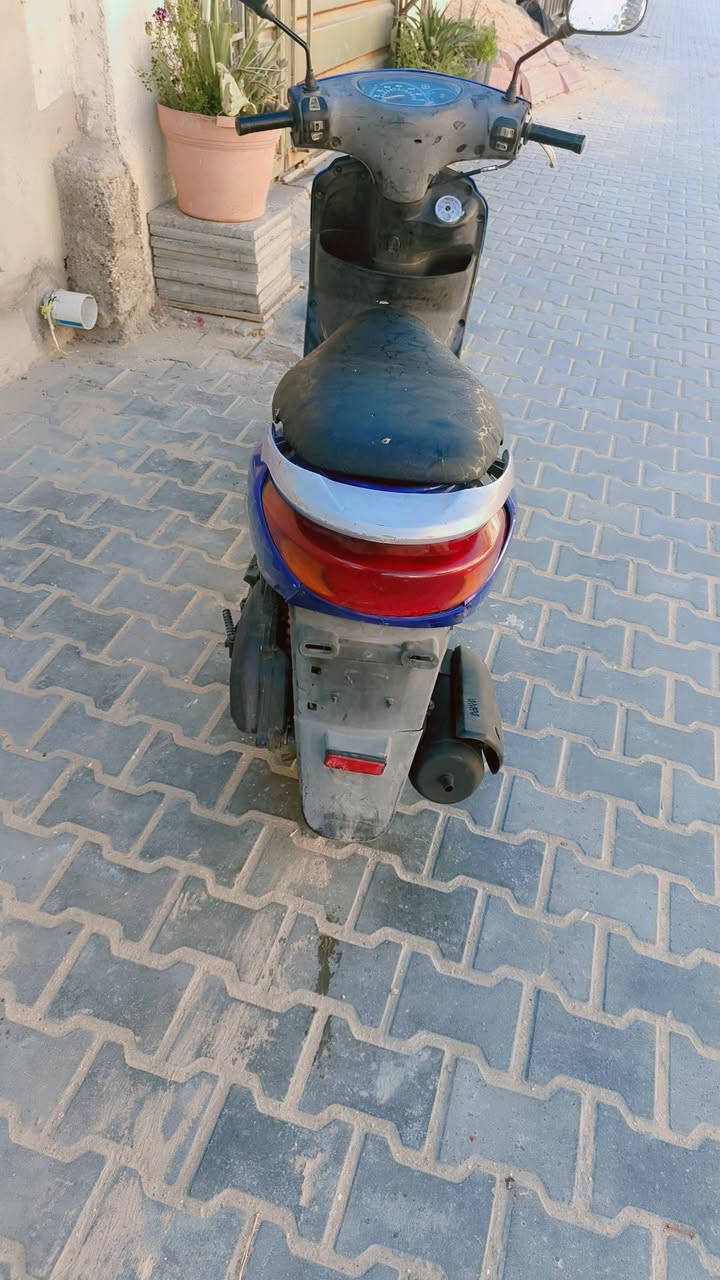 سلام عليكم دراجه بريز محرك ممفتوح شوفت عينك كفرات حلوه شغاله نكره سلف ابي وقت نقص ترتيب بصيط صالنصه جديد  بس صارت شغله بيها من تشتغل ناعمه بس من تمشي صوت رحت وديتها وحد كال اكلج وثاني كال قايش ابيع هل موجود السعر قفل من الاخير375 بغداد الشغله اللتصال ***********
