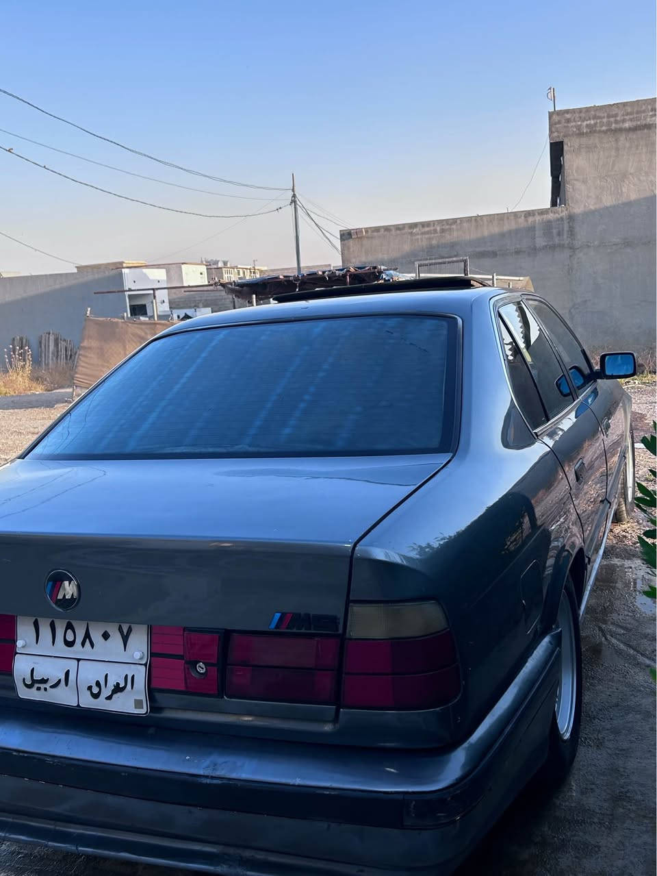 سلاو هاوريان bmw.موديل1990.,520گير عادي 
گير مه كينه به شه رت ته قه ؤ ره قه به شه رت
سي پارچه مه عجونه عامه بؤ جواني
سه قفي نيه جام كاربايي سلايت
كاربايي به شه رت
شتي نمونه له جواني
به ناوكردن به شه رت سه نه وه ي تا مانگي ٩نويه
0750 050 68 65
ره قه م موبايل أربيل, العراق
