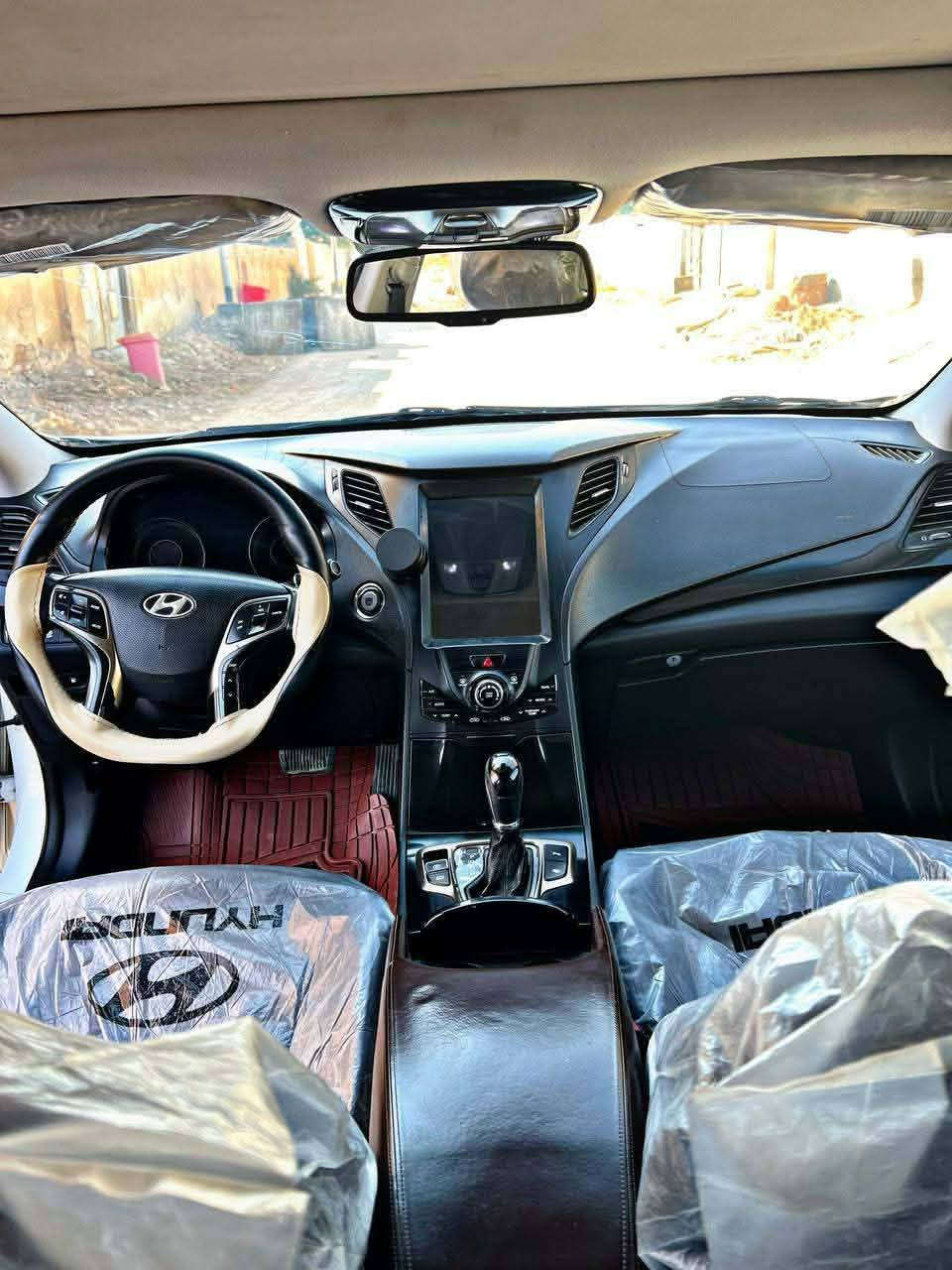 السلام عليكم ازير البيع موديل 2014 مكينه 3000 

فول مواصفات سونار مرفق بل منشور 
العنوان الديوانية 
راح اخلي رقمي للتواصل 
***********
