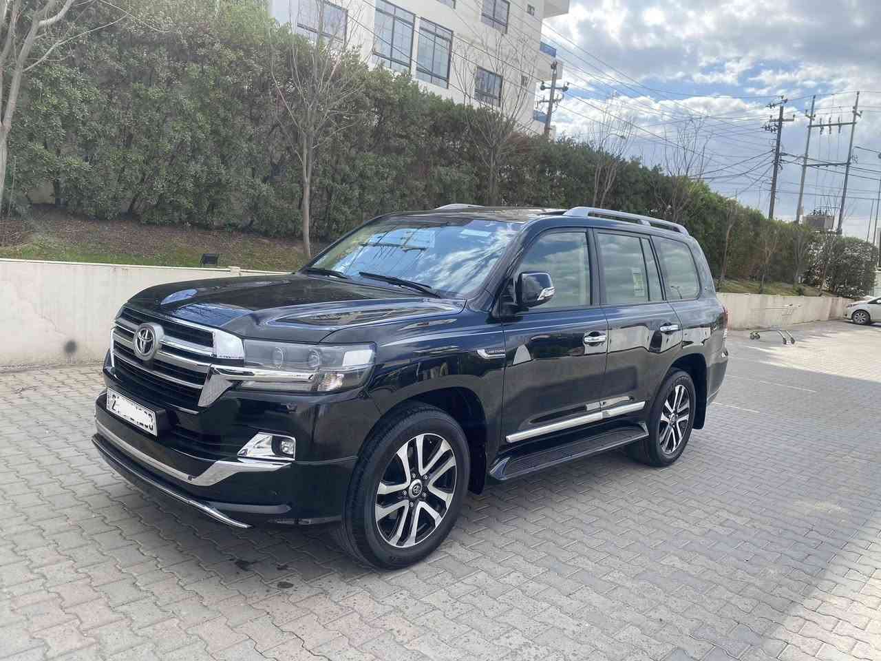 GXR        V6
‎ $ سعر    47500 
‎موبايل  ***********

‎جكساره موديل  2017   شركة ساز مكفول بدون صبغ  فول مواصفات كشنات جلد وثنيهم كهرباء كشن سائق ثلاث دگم ثمانية إرباگ تشغيل عن بعد بخاخ لايت بها حساسات امامي وخلفي ماشي 84000 محرك مامفتوح السيارة جديد دعامي للدعامي بشرط مابه اي النقص  رقم والفحص والهزه والسنوية جديد حتئ   2027 سعر 475  السنوية بأسمي موجود بأربيل
