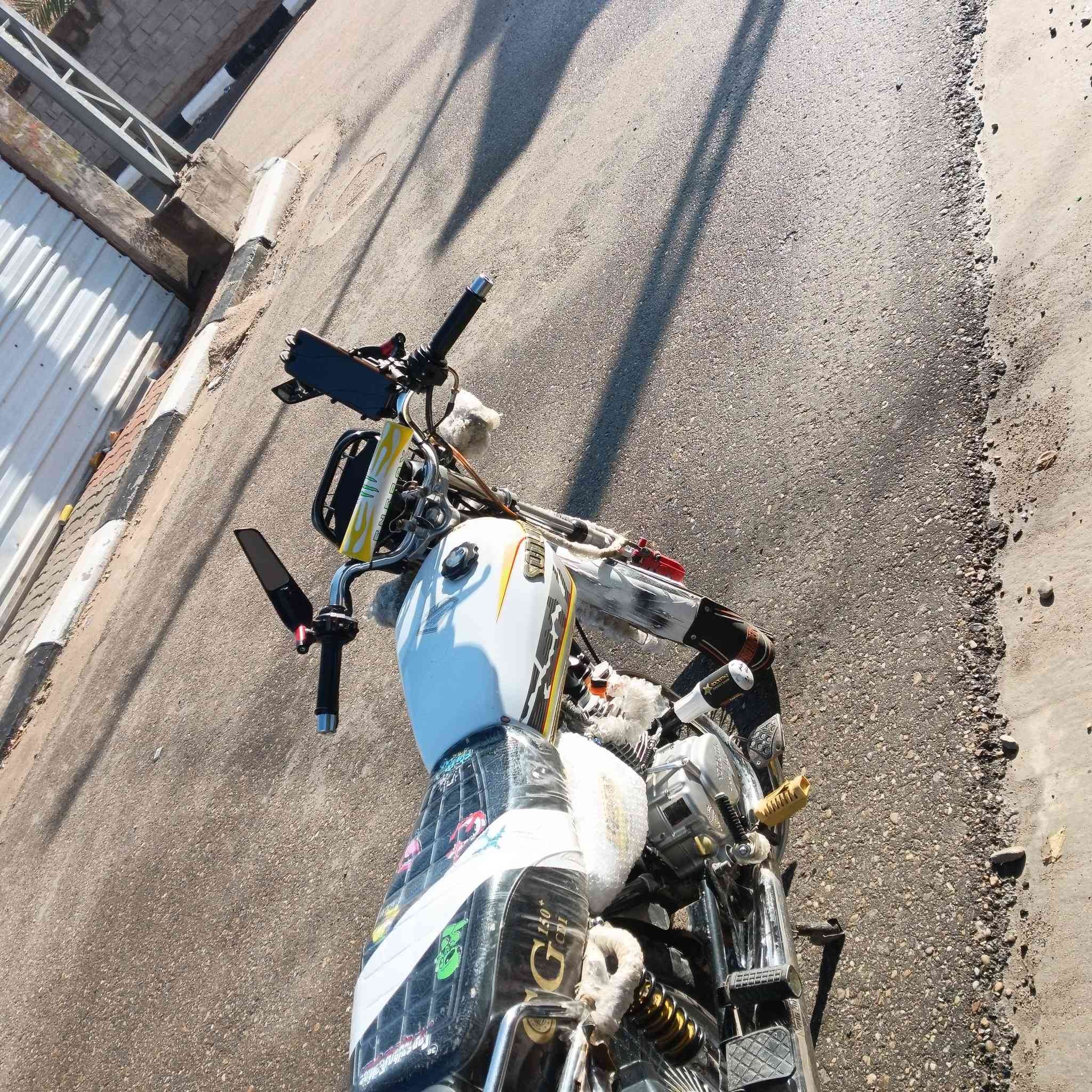 السلام عليكم دراجه سولنك 2023
للبيع بسعر 950 وبي مجال للتواصل هـ ***********
