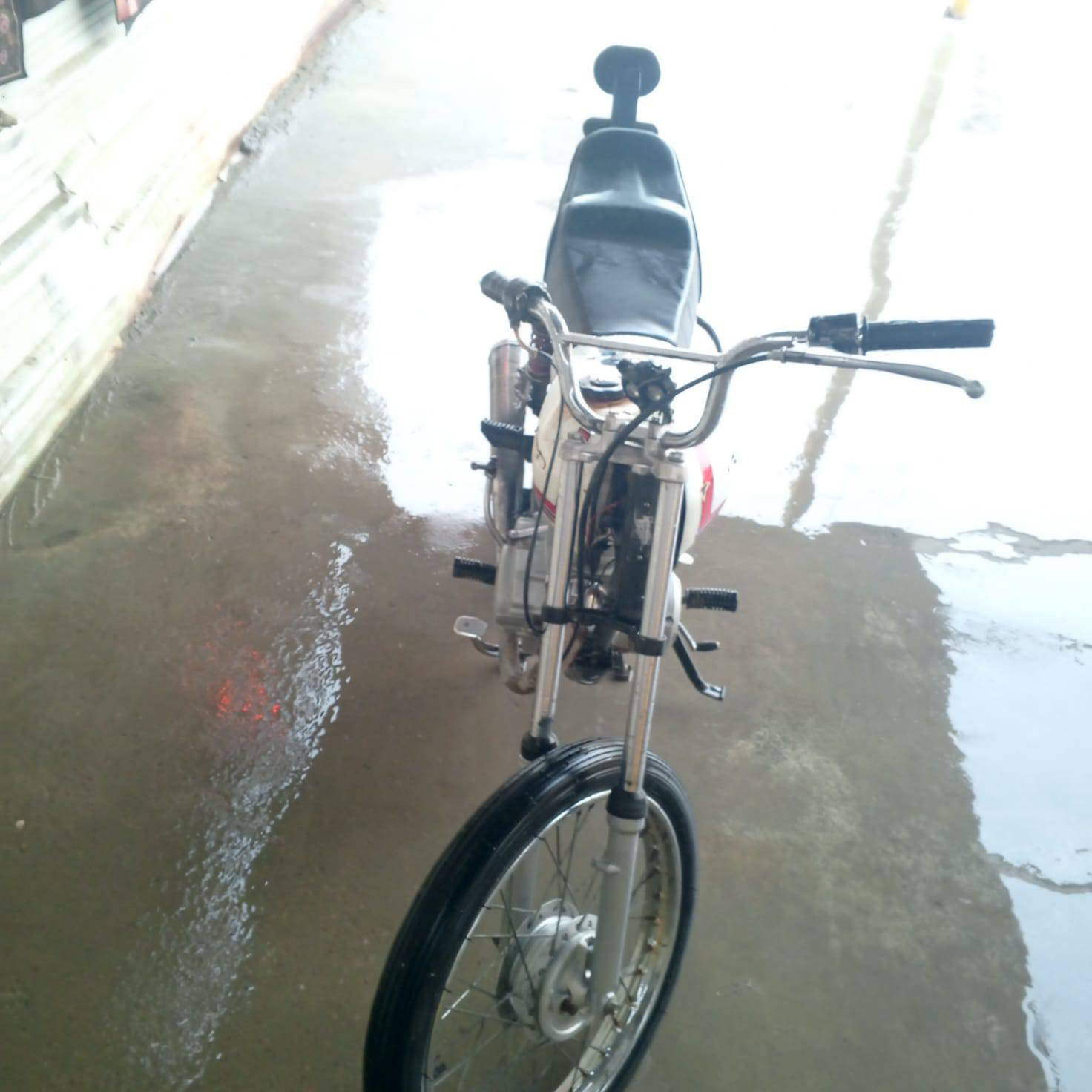 سلام عليكم دراجه البيع موديل 17 نضيفه دراجه تخبل شلعه معدل فوال +سعر 450بيه مجال + بغداد غزاليه +٠ ***********  وتساب فقط
