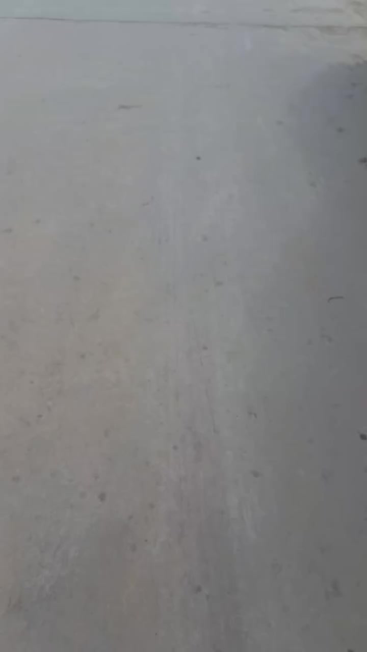 السلام عليكم فالفو  للبيع  موديل  81
شراي  يتصل ***********
