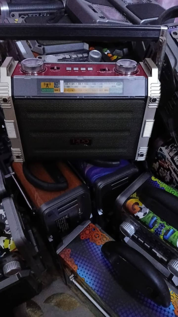 راديوات كامل موصفات فول نضافة ٩٩ بل ١٠٠ مكاني بغداد ابيعهن شلع كل قطعة بيه راديو وأم بي ثري و بلوتوث وصوت جدا عالي يشتغل شحن وكهرباء وباتري شي على شي سعر القطعة ١٥ الف قفلللللللل العدد ٤٨ قطعة


**إذا كنت صاحب هذا الإعلان وتريد حذفه لأي سبب، رجاءا أرسل رسالة إلى الدعم الفني**