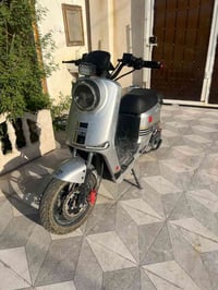 R11 • دراجة نارية R11 • دراجة سباق • دراجة بطح • سكوتر R11 • دراجة هوا...