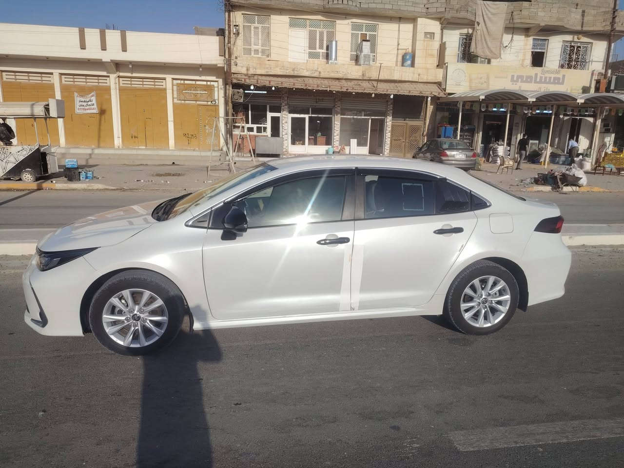 السلام عليكم كورلا٢٠٢٣ خليجي  شركه ساز رقم سليمانيه بأسمي  ماشيه ١٣٥ كيلو تخم تاير جديد صدر شركه بيه بارد بالبنيد شبر من جهه السكن وبيه بارد البابين صفحه السايق كد اربع أصابع وبيه بالاهلا الخلفي هم بارد طخه ماطور مابيه اي صبغ وبيه بالقماره حالوب خفيف عدد خمسه فقط الباقي شرط محرك كير تبريد قطعتين   ارضيه جلد والاكشن هم تخليف دهن جديد البارحه بدلته جام ٤ اتو مكاني صلاح الدين سامراء *********** السعر ١٦٠ وبيه مجال
