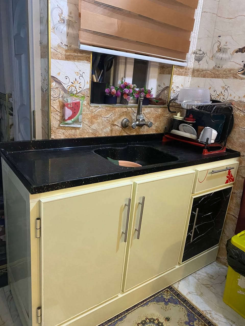 كاونتر 3 قطع  القياس مترين 
والسنك متر ونص مرمر نضيف جداً 
المكان تاميم 
الشراي فقط خاص.


**إذا كنت صاحب هذا الإعلان وتريد حذفه لأي سبب، رجاءا أرسل رسالة إلى الدعم الفني**