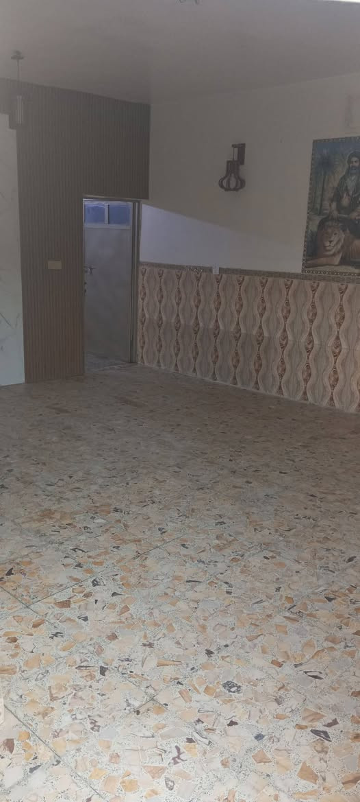 السلام عليكم  بيت للايجار او للبيع المساحة 200متر واجه 10نزال 20على شارع حسينية شيخ عبدالوهاب ركن مال فرع الفرع 10متر
بناء البيت بلوك يكون خطك مال مولد مجاناً ملاحضه البيت ينباع وحده أو معى المولد هم ينباع السعر للاستفسار ***********
