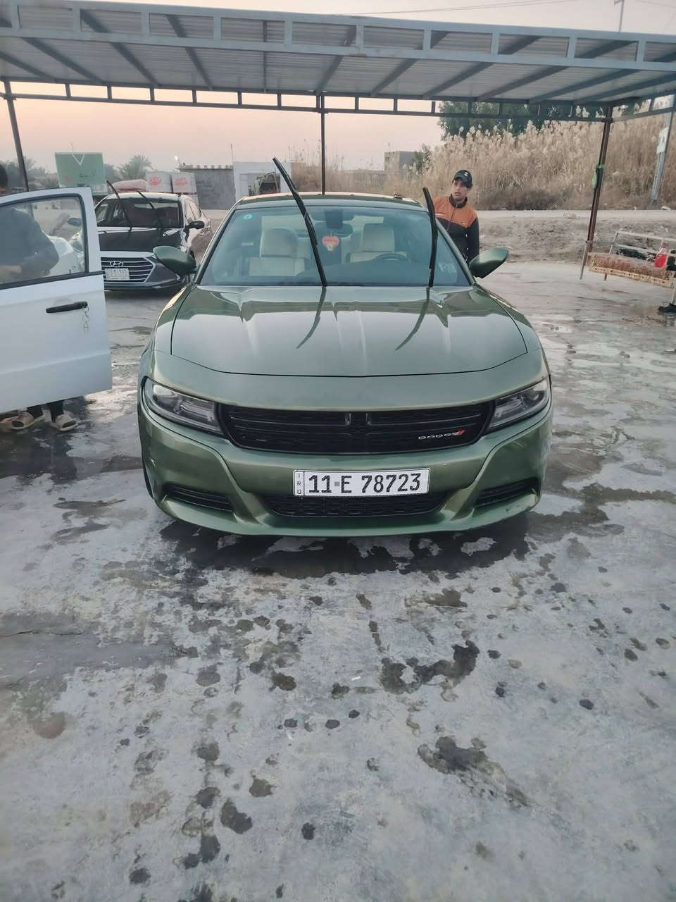جارجر خليجي موديل 21 مكفولة بيه رشات صبغ مكفولة من إرباك تبديل مكفول رقم بغداد مداور ثاني يوم مشروع وطني *********** صاحب السياره
