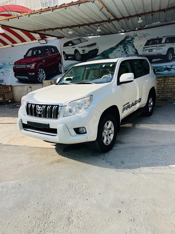 السلام عليكم ورحمة الله
للبيع 
برادو 2013 كويتي  
ماشيه 135 الف 
مواصفات txl
تجي فتحة سقف 
تحكم ستيرن جهتين 
كراسي جلد 
معروفه مواصفات ال txl
السياره مال جناي عله ايدي من 2013 
مكفوله من الحادث و الضربه القويه لكن بيها بعض الملاحظات مثل شخوط و رصعات 
السعر المطلوب 275 ورقه وبي مجال 
للاستفسار ***********
