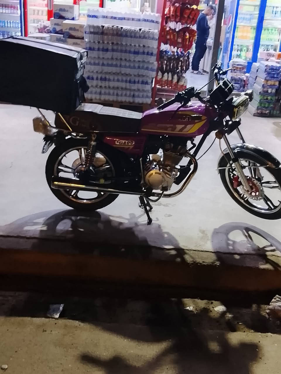 السلام عليكم دراجه للبيع ايراني خمسه كير الدراجه حلوه باوراق المكان بغداد الدوره التل الموديل 24 سونيك***********
