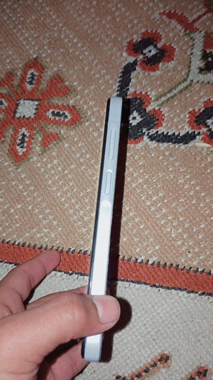 سلام عليكم عندي هذا المبايل A25 ذاكره 256
بس ضهره مفلش بس 
ومبدل شاشه وكاله اصليه 
مكاني بغداد الشعب حي اور للبيع السعر 90 الف وبي مجال رقمي واتساب 
***********
