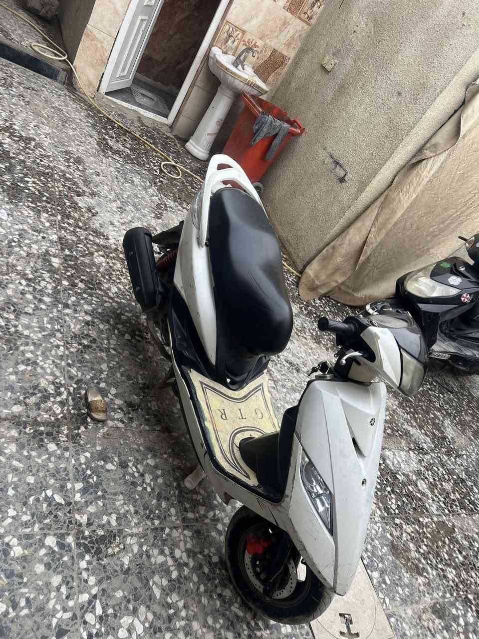 سلام عليكم دراجه للبيع ثعلب دراجه نضيفه وحلوه خير من الله مكاني الشعب رقم *********** متواجد واتساب
