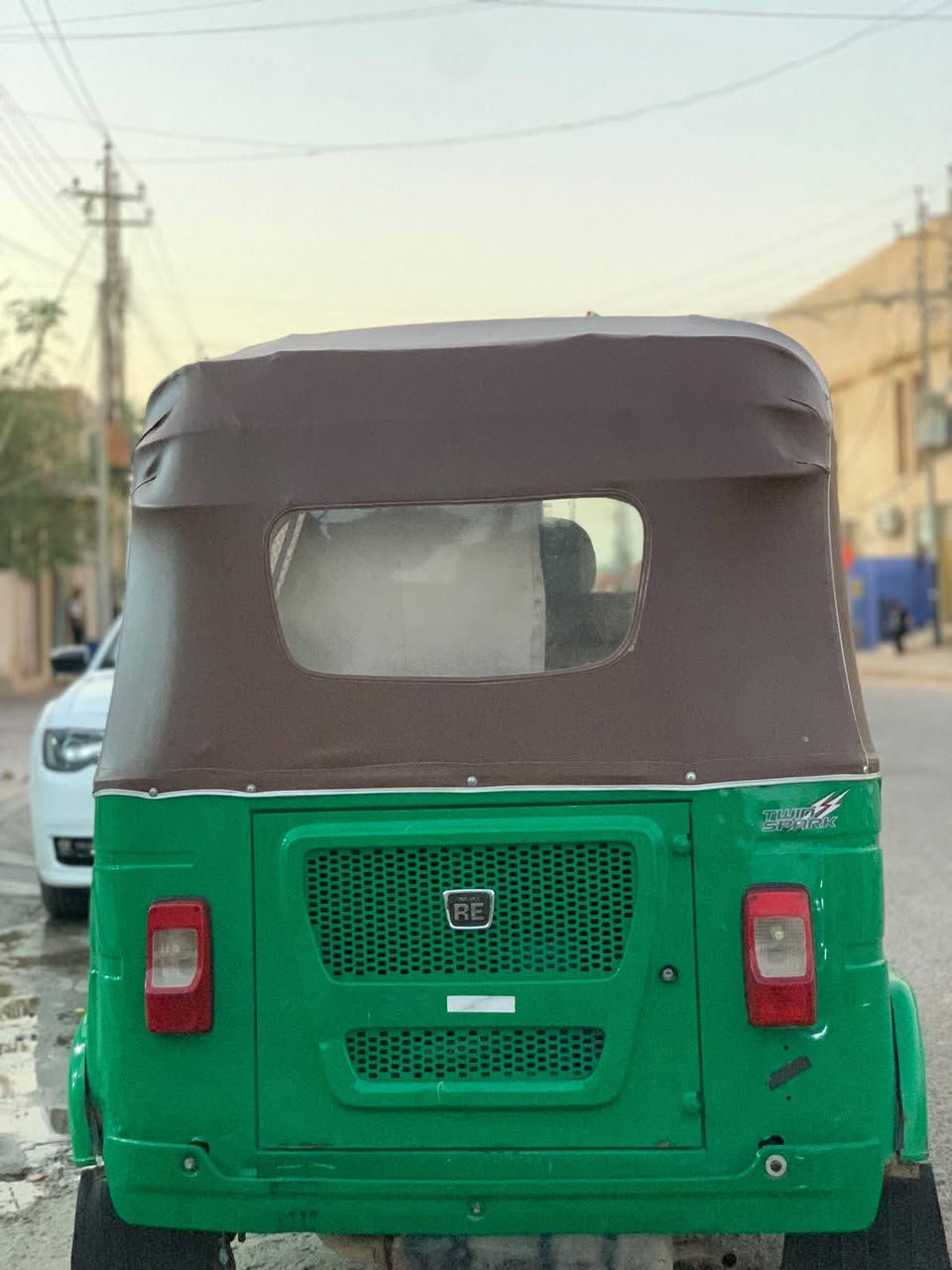 تكتك موديل 22 /2/24
تكتك نضيفه 
كفاله كشره وبيه ضربه موجوده بل صور 
محرك بستم وبس وبقيه كفاله عامه 
اوراق 
رقم ***********
عنون عماره قلعه صالح سعر خاص
