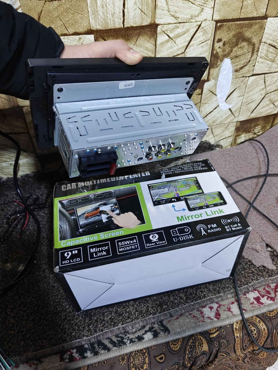 شاشەیەکی لۆکی جۆکەر ئەوروپی  زۆر تایبەت  لەمسێکی  زۆر خێرا و نەرم  کارپلەی و موبایلی ئەندرۆید و ئایفۆنی  پێوە ڕەپت ئەبێ  بۆ  جی پی ئێس و  زۆر شتی تر  بلوتوث و کامێرای  لێ ئەبەسترێ و شوێن  فلاش و شاشەی موبایلەکەت ئەدا بە شاشەی سەیارەکە  نرخی   50 هەزار 
*********** السليمانية, العراق
