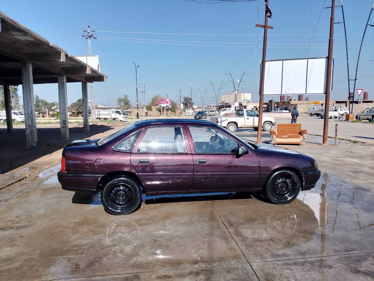 السلام وعليكم اوبل فكتره محرك 16 موديل 91 سنويه 28 بطاقة بنزين الصدر فوك النص عمر السياره جاهزه من كلشي رقم الهاتف ***********
