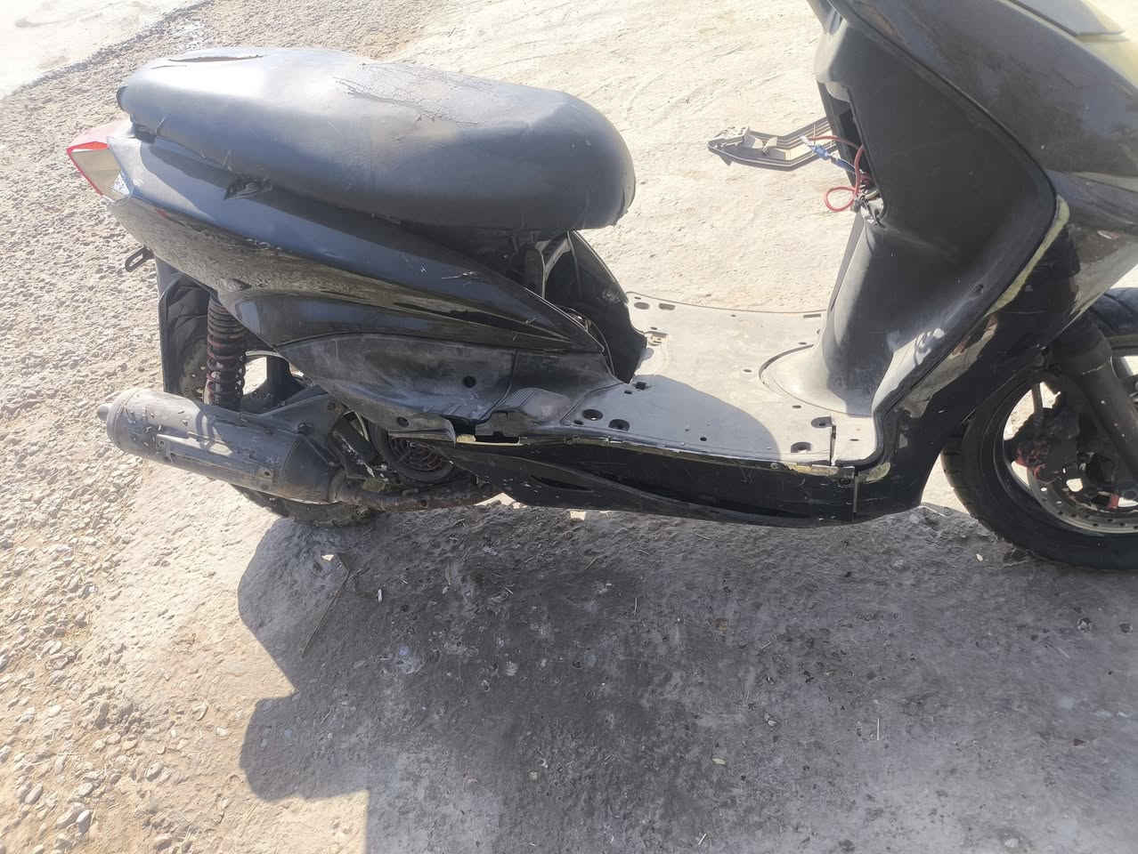 دراجه سكنز فحل شغاله للبيع يرادله فقط قبق هندر وباتري السعر 200


**إذا كنت صاحب هذا الإعلان وتريد حذفه لأي سبب، رجاءا أرسل رسالة إلى الدعم الفني**