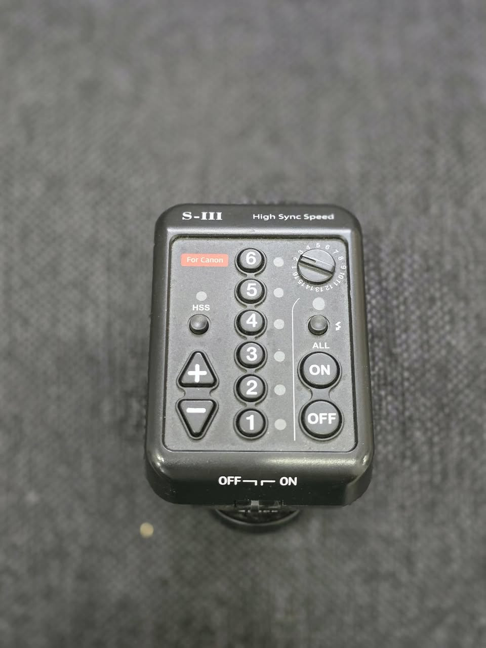 لسلام عليكم
للبيع 
Sony A7 mark iii
Sony 28-70 
سعر الكامرة مع العدسة 1350 دولار 
اضائة رم لايت 600 واط مع تريكر  وستاند وسوفت 
حقيبة كامرة مقسمة السعر 4 اوراق 
مكاني بغداد البلديات 
***********
