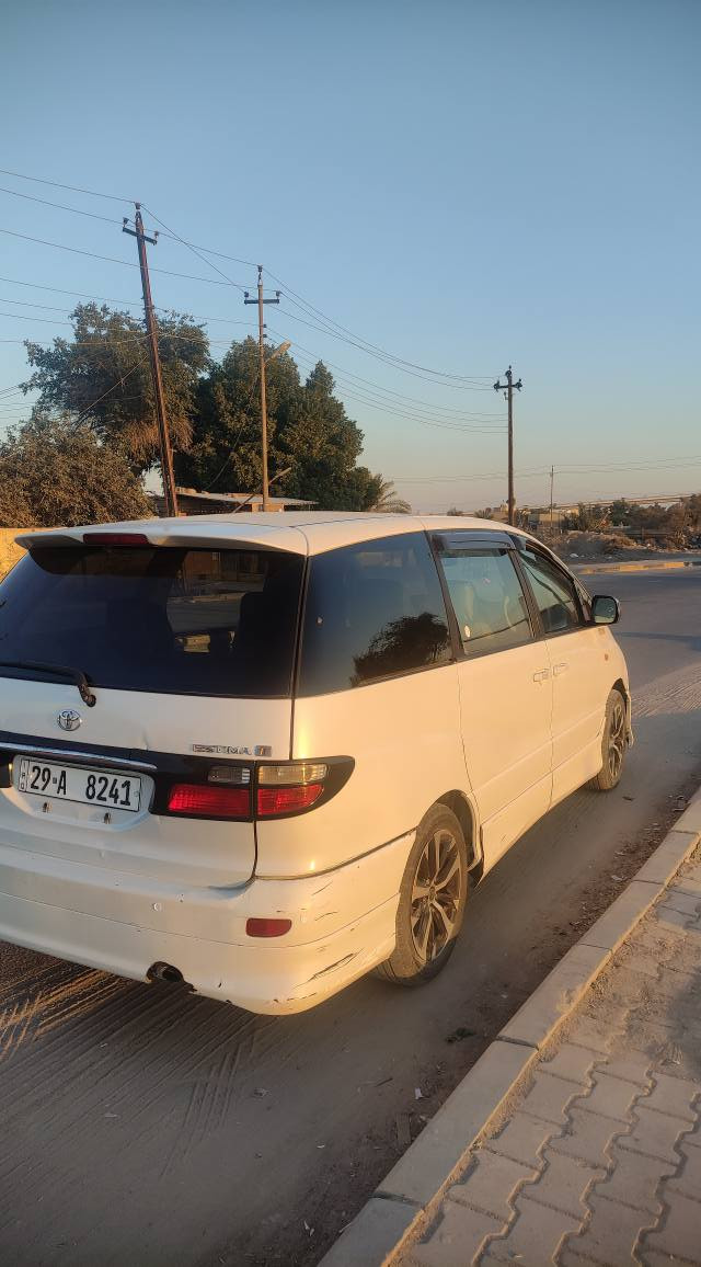 تويوتا استيما 7راكب موديل 2000 باسمي رقم جديد تحويل بأي مكان محرك 3000 ستة سلندر نفس محرك الكامري السيارة مكفوله من الضربه والصبغ عدا طخات بسيطه كير ينمر طبيعي بس النمره الاخيرة ما تجي إلا اصفر السياره ( اشيل راس الباتري) يعني مشكلتها كهربائيه والصراحه انا ما عندي مجال اصلح وامشي بيها عل وضعها والسياره طبيعيه التبريد بي ليك بوري التبريد الخلفي بي كسر كهربائياتها كلها شغاله حساسات خلفية وكامره شاشه مري كهرباء فتحتين السعر 76وبيها مجال
 *********** البصرة, العراق
