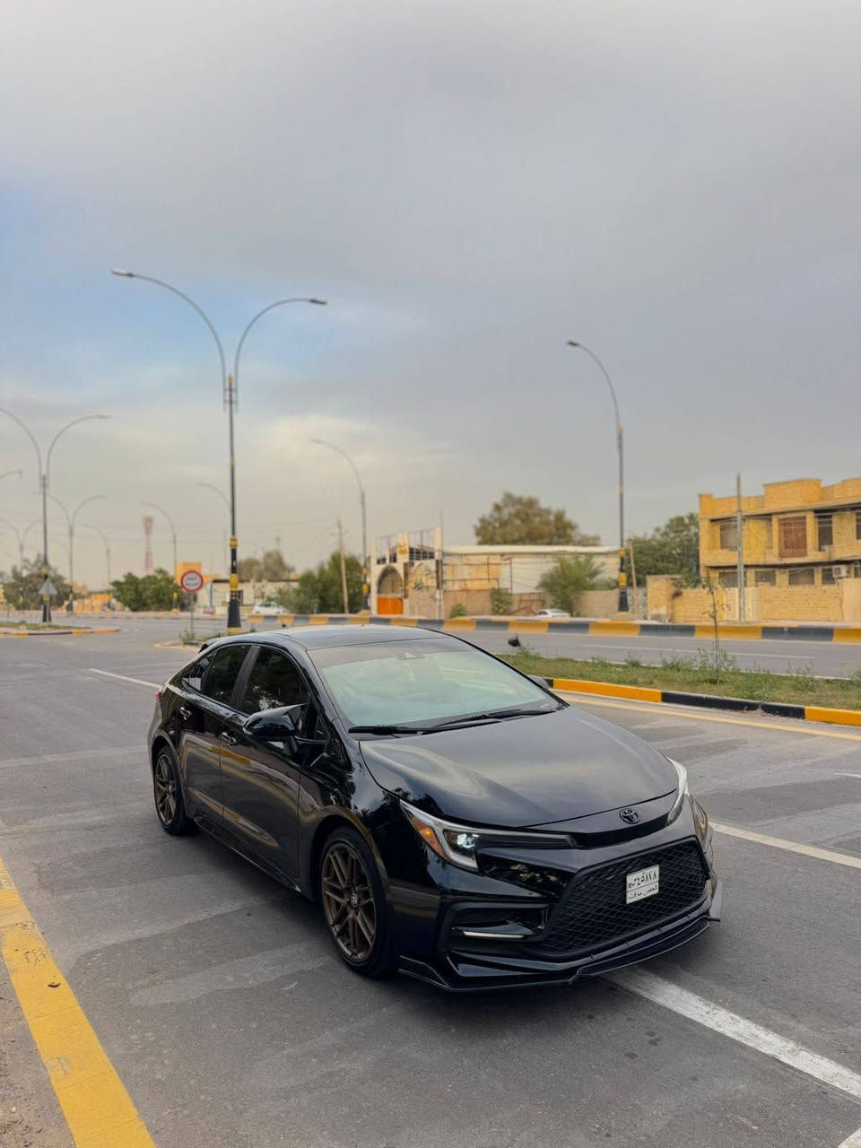 🚗 للبيع — Toyota Corolla SE
محرك 2000 دوش 
( وارد امريكي مو صيني )
✨ الحالة: جديدة جداً
📏 الممشى: 8000 فقط

⚙️ المواصفات:
 • بصمة
 • دخول ذكي
 • رادار أمامي
 • رادار جانبي
 • LED نهاري
 • باك لايت خلفي LED
 • ويلات رياضية
 • نظام صوت JBL
 • شاشة نظام Apple CarPlay
 • Auto Stop (توفير وقود)
 • سايد بريك بصمة (الكتروني)
 • Auto Hold
 • داخلية مطرزة باللون الأحمر

رقم شهداء كربلاء
وكالة عامة باسم المشتري

💰 السعر: 15,800 دولار

📍 مكان السيارة: كربلاء

📞 للاستفسار:
***********
***********

واتساب / wa.me/+9647858008555
