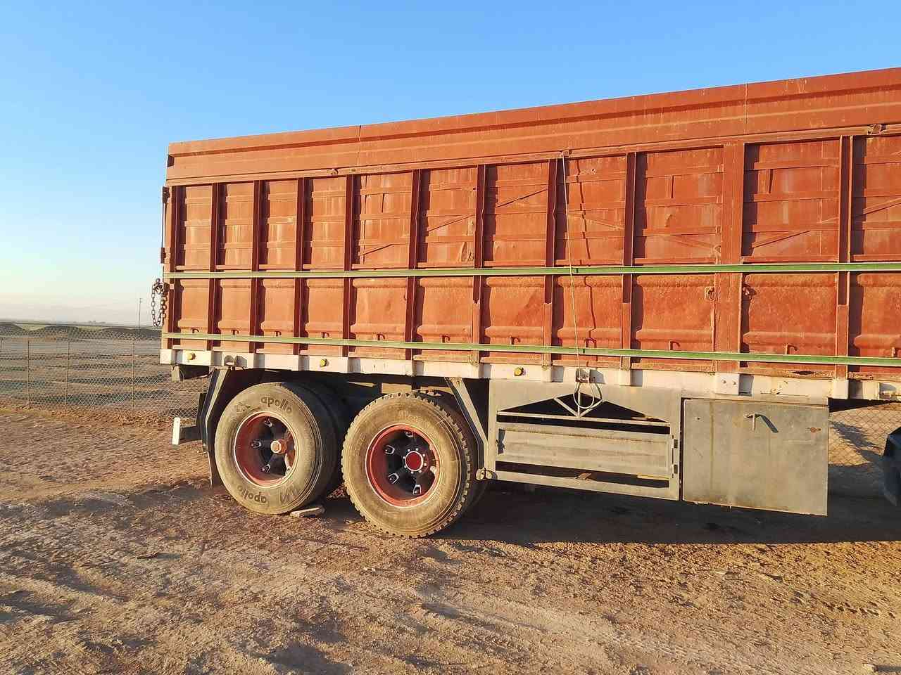 سلام عليكم عربانه للبيع الطول ٨ امتار 
استفسار اتصل ***********  ***********
السعر ٧٠ ورقة وبيه مجال
