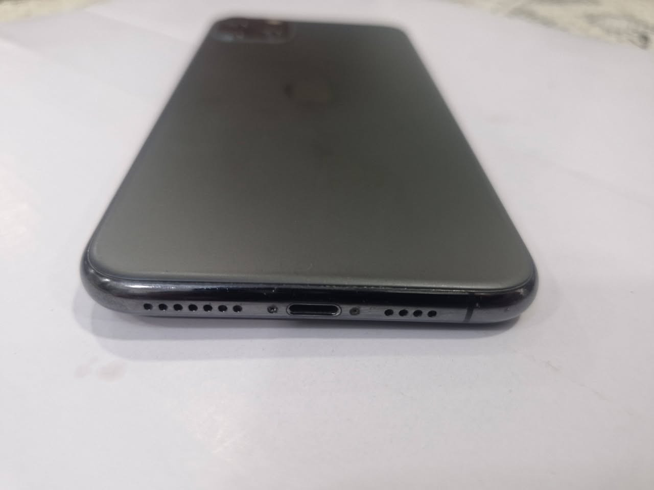 مكلف
ايفون 11 برو ماكس نموذجm  
مكفول كفاله عامه بلادي نظيف جدا ذاكرته 512 ذاكرته نادره تجي هيج ودبل سيم كارت انتبه دبل يعني جدا قليل اكو دبل وبطاريته 83 قطاره بلشحن جهاز استخدام قليل 
مكان فلوجه 
***********
