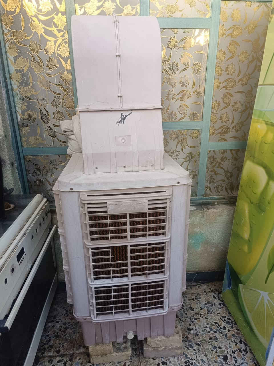 سلام عليكم مبردة وبراد للبيع المبردة ب200وبيهة مجال ولبراد ب225وبي مجال بكاني بغداد فلكة حي النصر ***********
