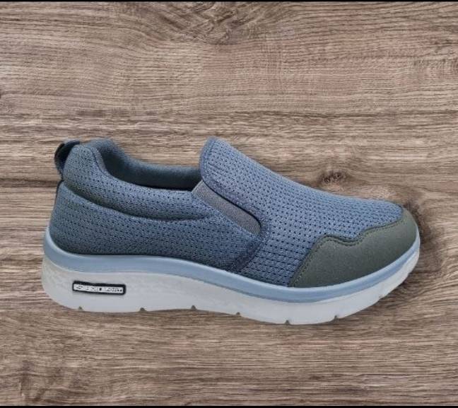 بصره عشار حنا الشيخ احذيه الشباب يتوفر توصيل القياسات من 40 الى 45 