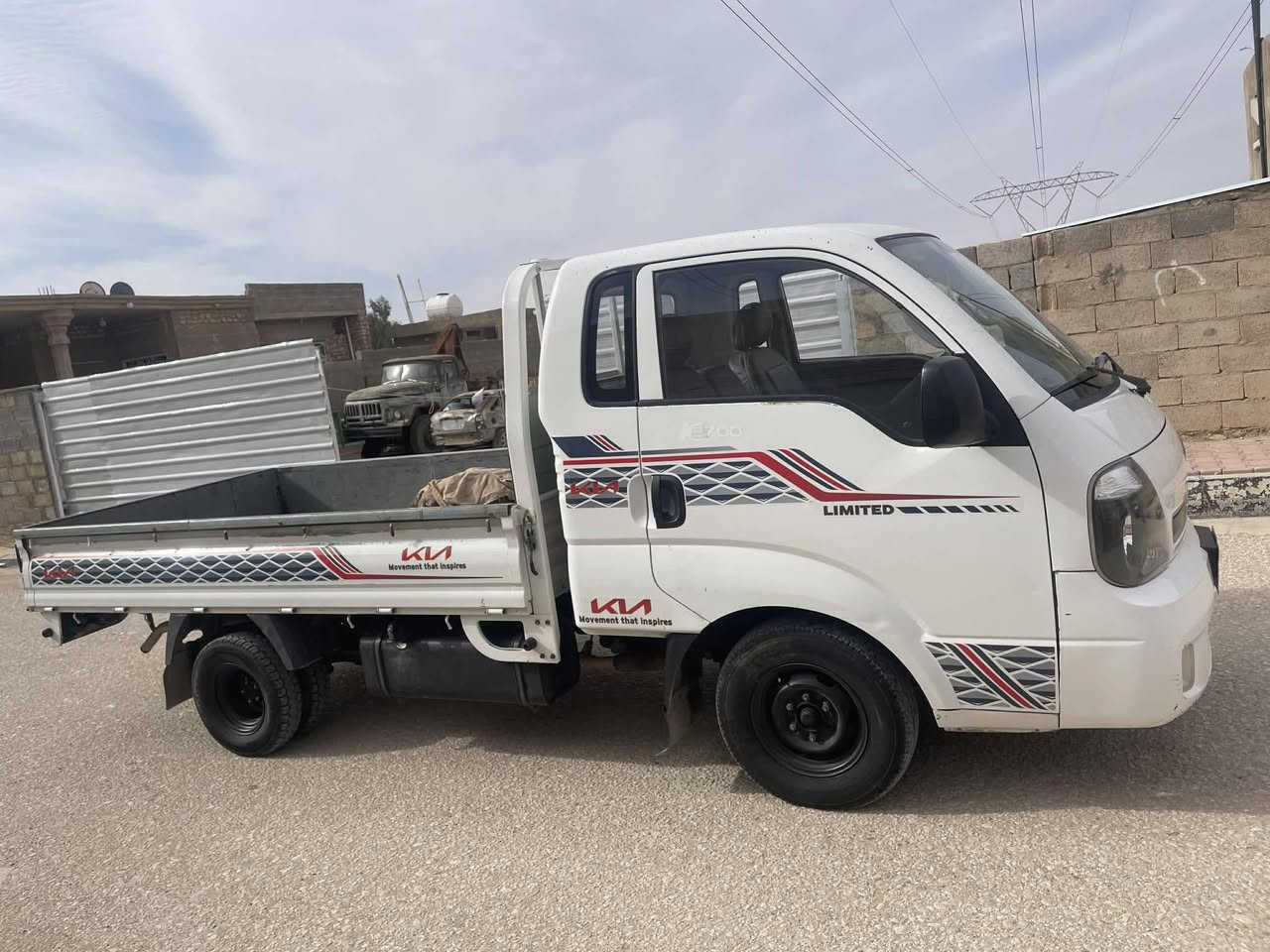 كيا للبيع موديل 2015
مكفوله المحرك معمر جديد  
العنوان حديثه / حقلانيه 
للاستفسار / ***********
