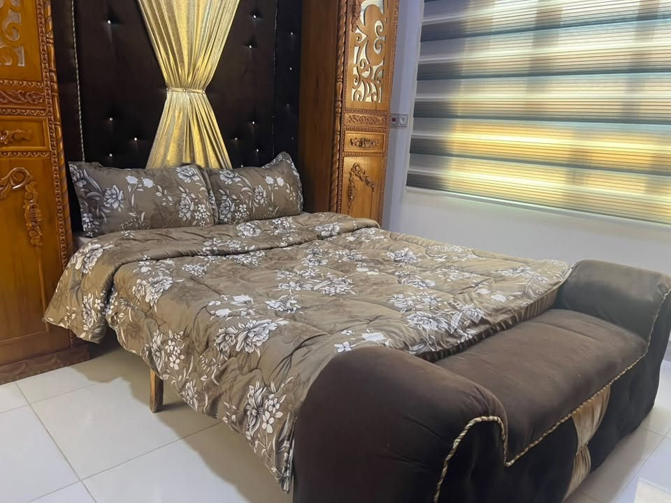 غرفة للبيع نظافة ٩٠٪؜ اخت الجديدة وما بيها اي عيب سعرها مليون وبيها مجال للشراي العنوان برطلة


**إذا كنت صاحب هذا الإعلان وتريد حذفه لأي سبب، رجاءا أرسل رسالة إلى الدعم الفني**