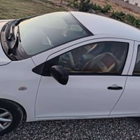 يارس ٢٠٠٦ • ابيض ثلجي • محرك وكير جديد