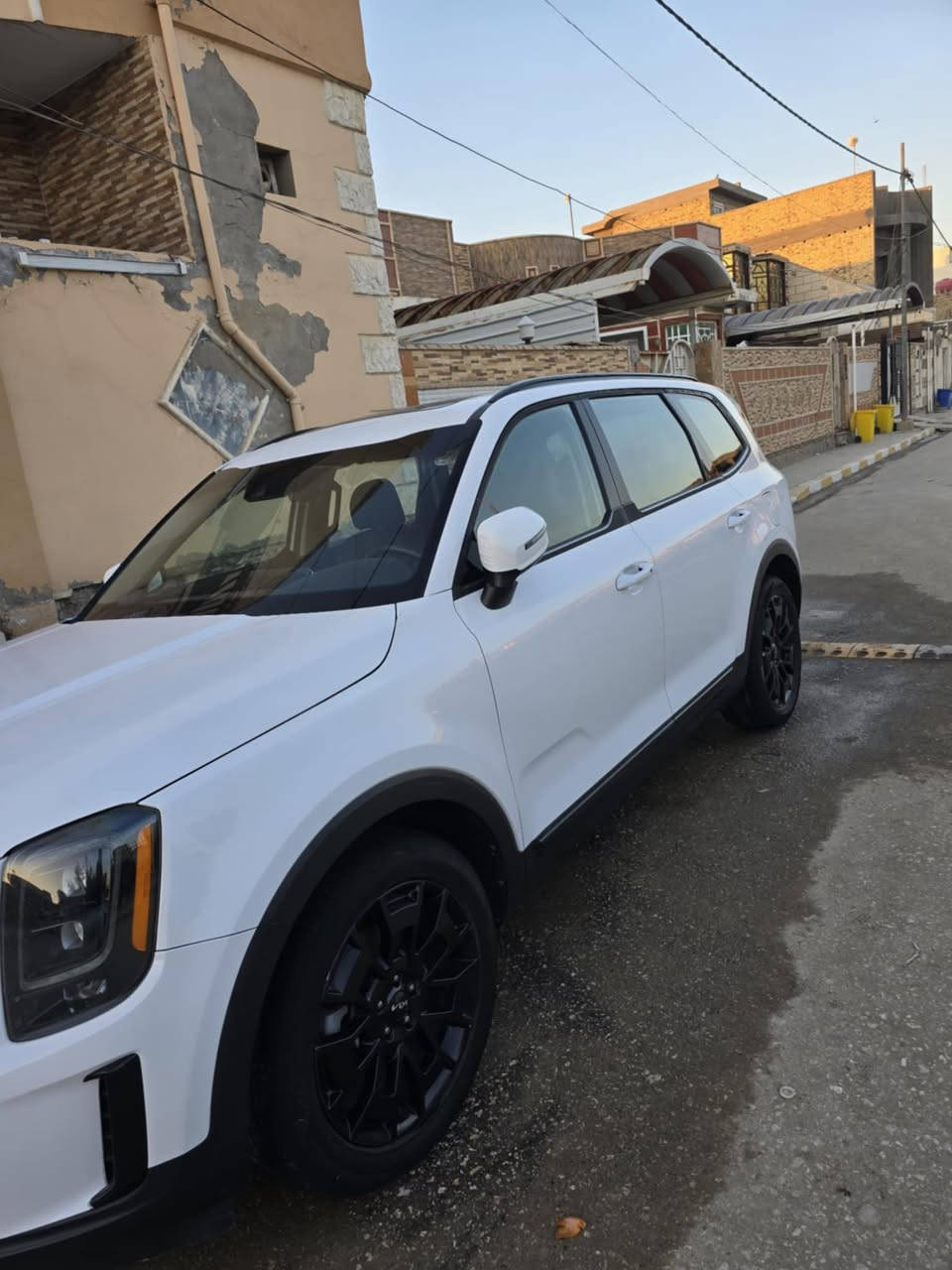 السلام عليكم
كيا تلورايد 2022 EX
ماشيه 93كم
حادثهة جاملغ جهة العبري و نص البنيد 
و صار بيهة تعويره بل قماره اشبر  
السعر 245 و بي مجال بسيط 
للاستفسار  ***********
