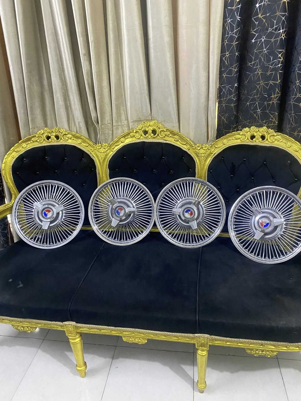 السلام عليكم كبات گلگسي حجم 14 شرط لارگله ولا عواج فقط بيهن سيم واحد البقيه كفاله السعر ٥٠٠ وبيهن مجال 

مكاني بغداد حي الجهاد ***********
