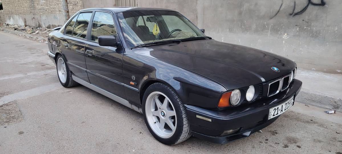 السلام عليكم بي ام 525 مسكر موديل ٩١ السنويه لغايه ٢٧ وارد يابان كير مكينه صدر خير من الله تخم تاير ويل كب نجمه تبريد شغال مكاني بغداد السعر ٦٥ او بيها مجال بسيط للاستفسار *********** بغداد, العراق
