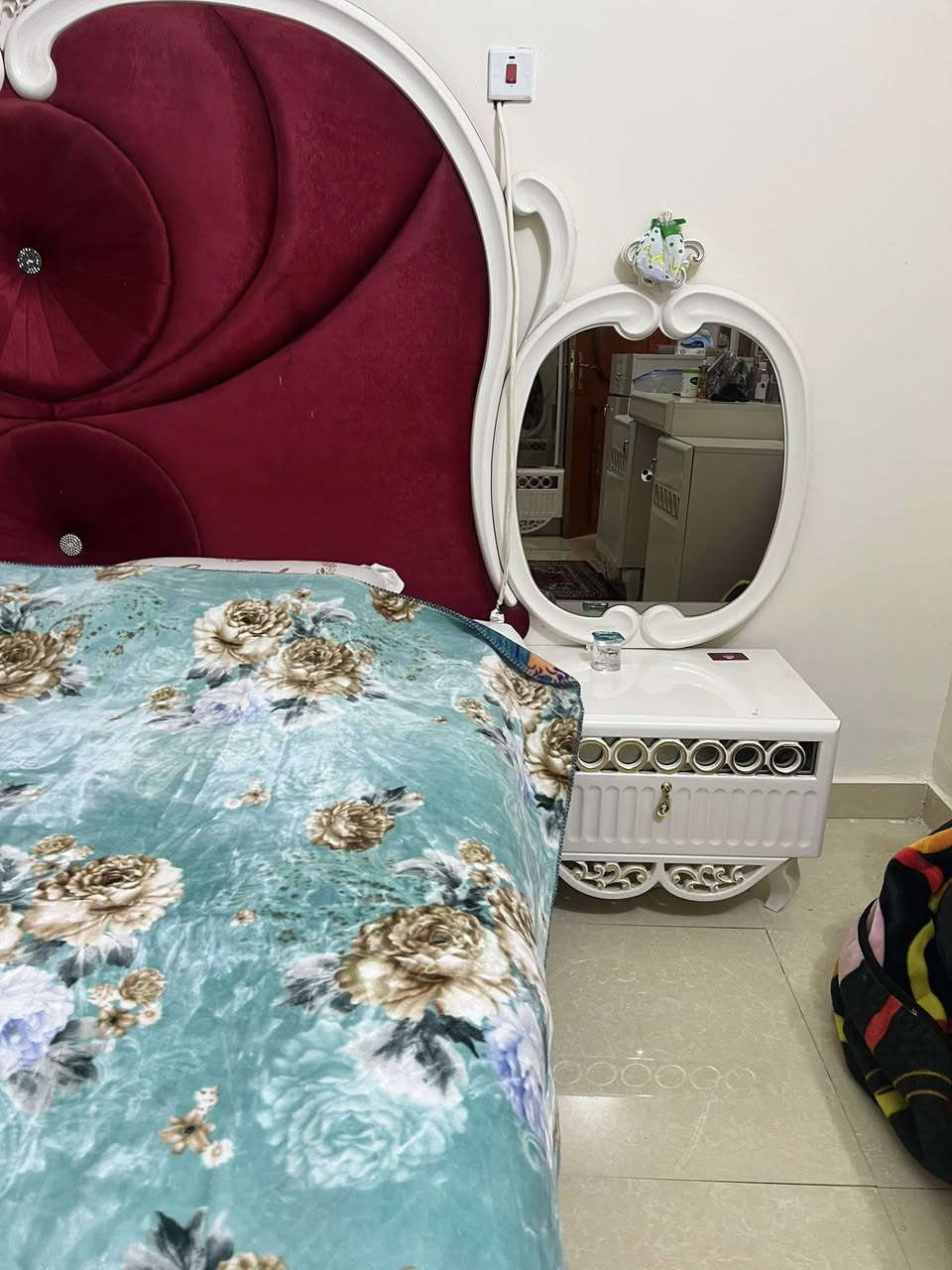 أثاث بيت للبيع للاستفسار الاتصال واتساب على الرقم/ *********** /البراضعيه /قرب السفاره الروسيه -شارع حاتم الدراجي/الرجاء الاتصال من ١٠ صباحا وحتى ١٠ مساءا فقطط
